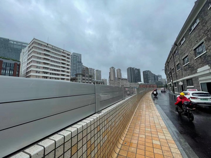 蘇州河親水岸堤安全嗎？首批插板式防汛墻來了，可臨時筑成5米“高墻