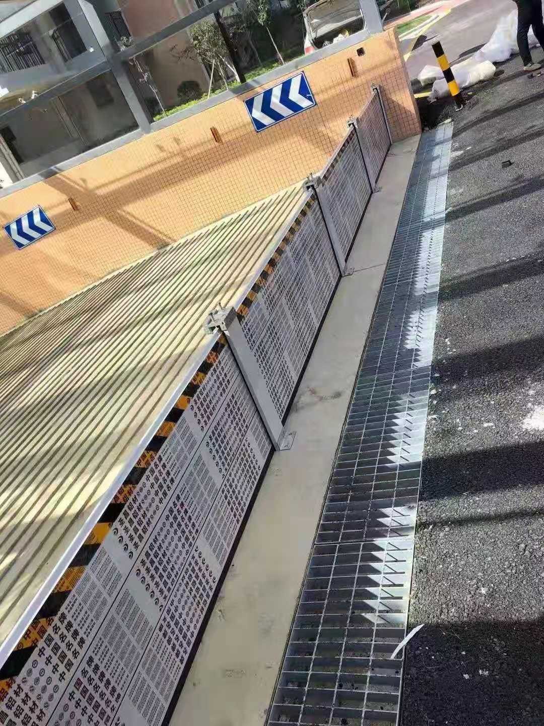 小區地下車庫擋水板安裝效果案列